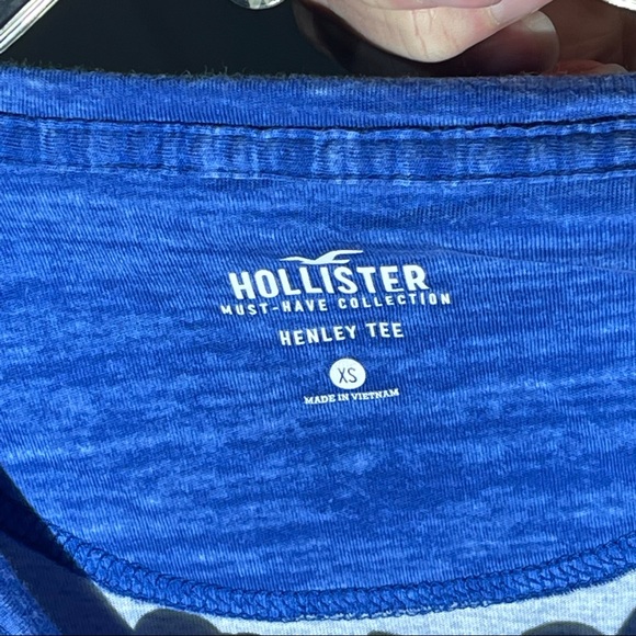 Hollister Short Sleeve Henley - Picture 3 of 3